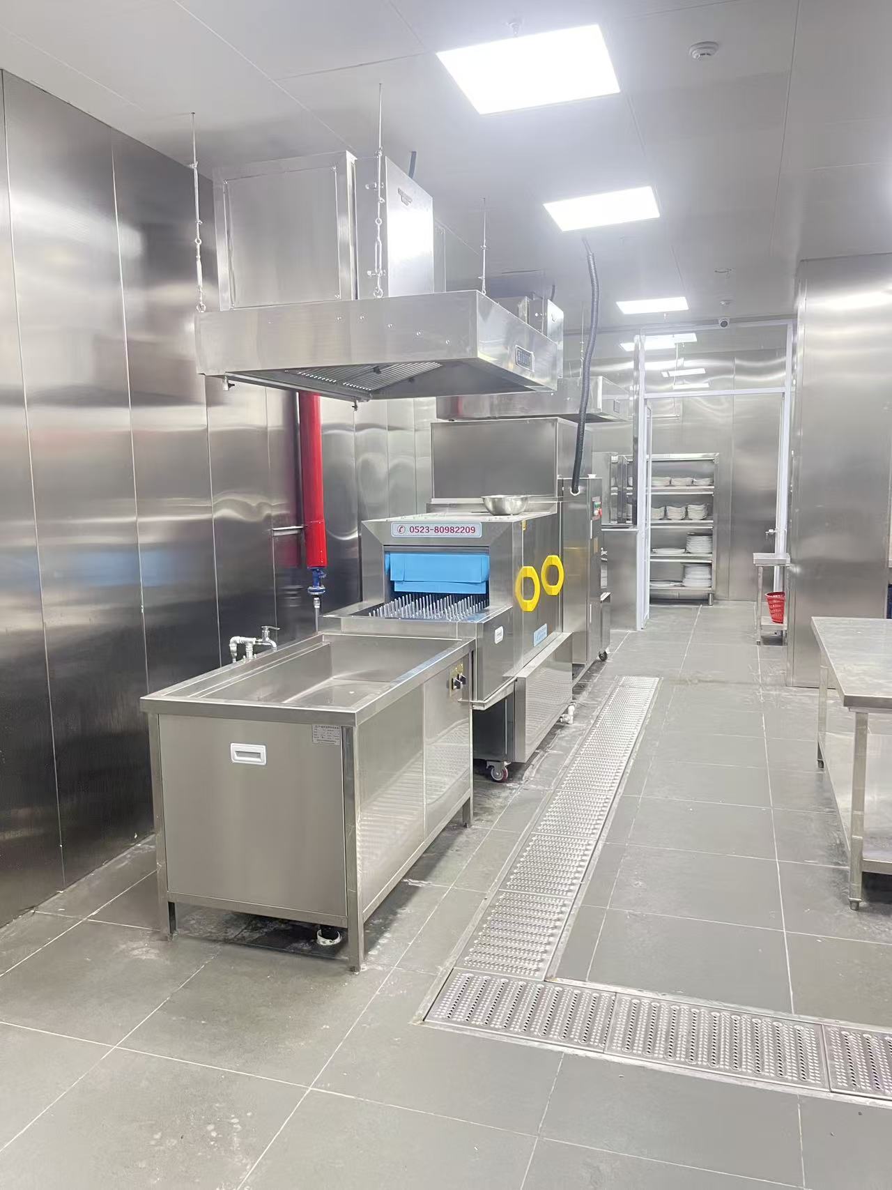 Hand Washing vs Commercial Dishwasher: Labor Costs, Water Savings, and Payback Timeline